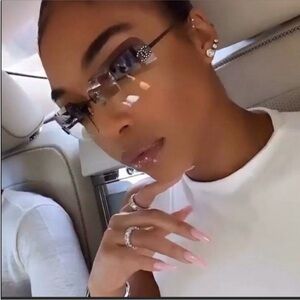 Like New CHANEL Black and Silver crystal CC’s Sunglasses